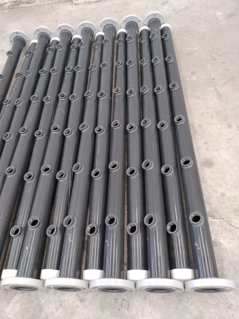 CABEZAL PARA TUBO PORTAESPREAS 6 SALIDAS  PVC CED 80 Ø 3 PULG. LONGITUD 2053 mm